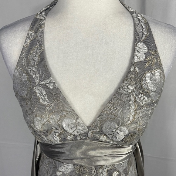 BARI JAY PETITE SILVER FLORAL LACE HALTER DRESS SZ 4 - Picture 4 of 11